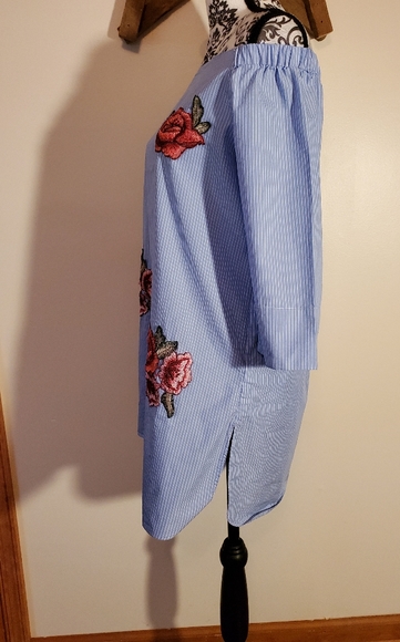 Hannah Woman's Off the Shoulder Top  EUC - Picture 5 of 6